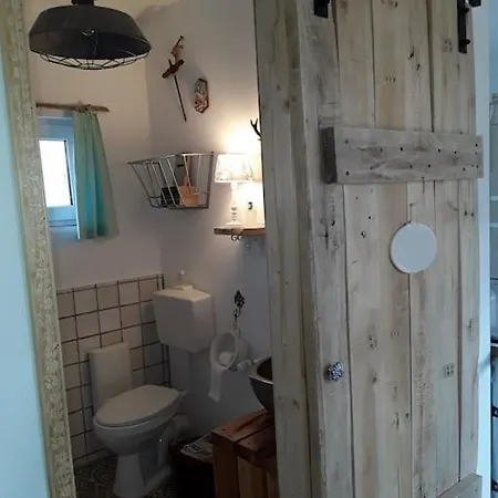 Mit Minibauernhof *